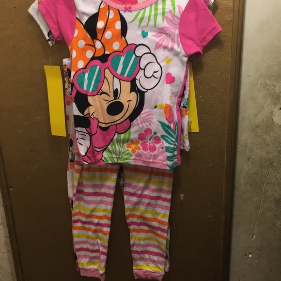 Disney Store Mickey Mouse Pluto 2PC Holiday Christmas Tight Fit Pajama Set Size 6